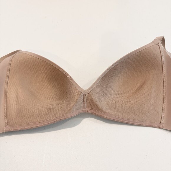 Lululemon Take Shape Wireless Lift Adjustable Bra Everyday Foam Padded Cups 38B - Picture 8 of 8